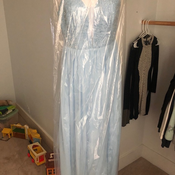 Prom Dress - Picture 3 of 4